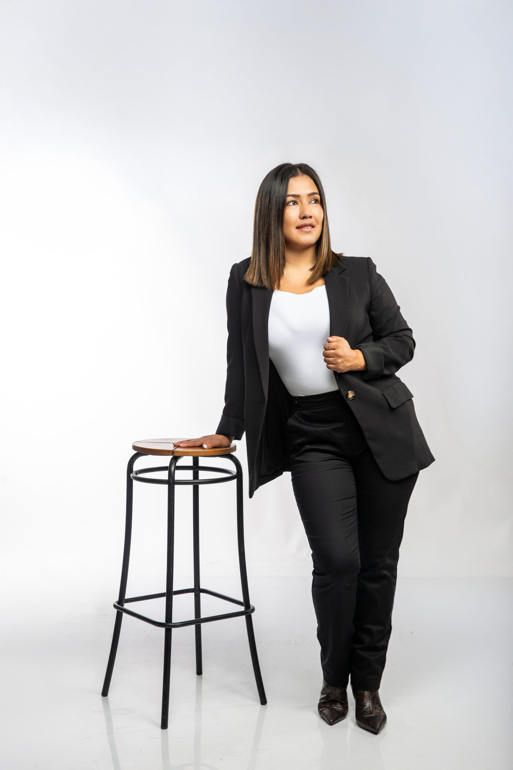 Evelyn Maya, fundadora de The LeveL Capilar, especialista en micropigmentación capilar